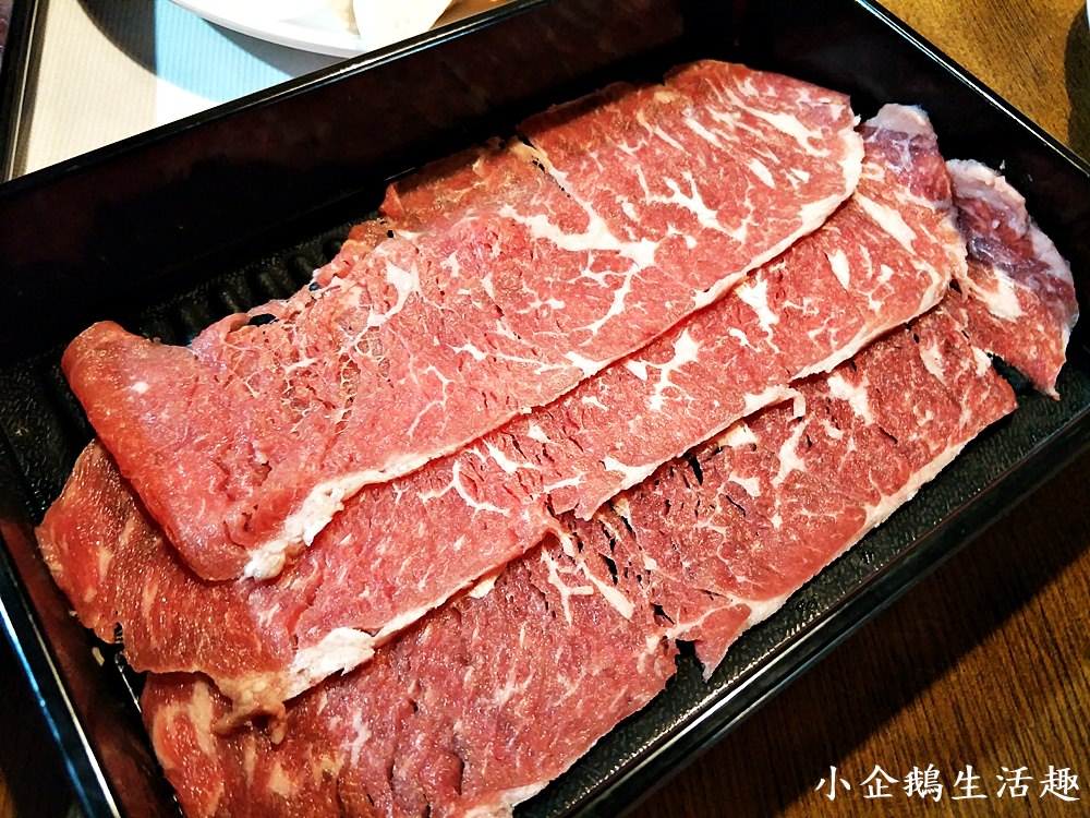 府中站美食｜全台唯一溫體牛吃到飽 溫體牛肉火鍋-京宴屋 近板橋捷運府中站