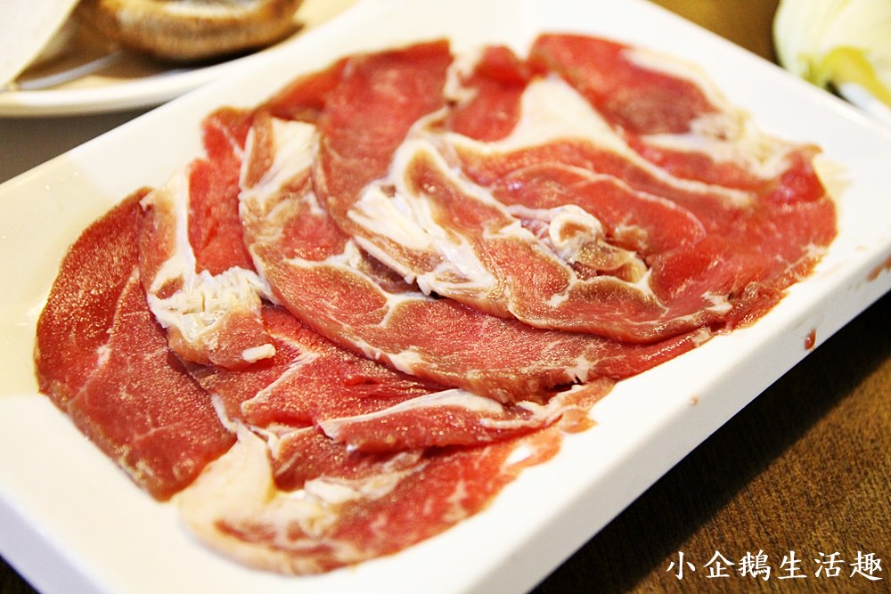 府中站美食｜全台唯一溫體牛吃到飽 溫體牛肉火鍋-京宴屋 近板橋捷運府中站