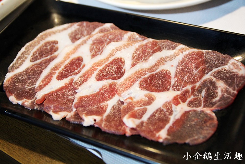 府中站美食｜全台唯一溫體牛吃到飽 溫體牛肉火鍋-京宴屋 近板橋捷運府中站