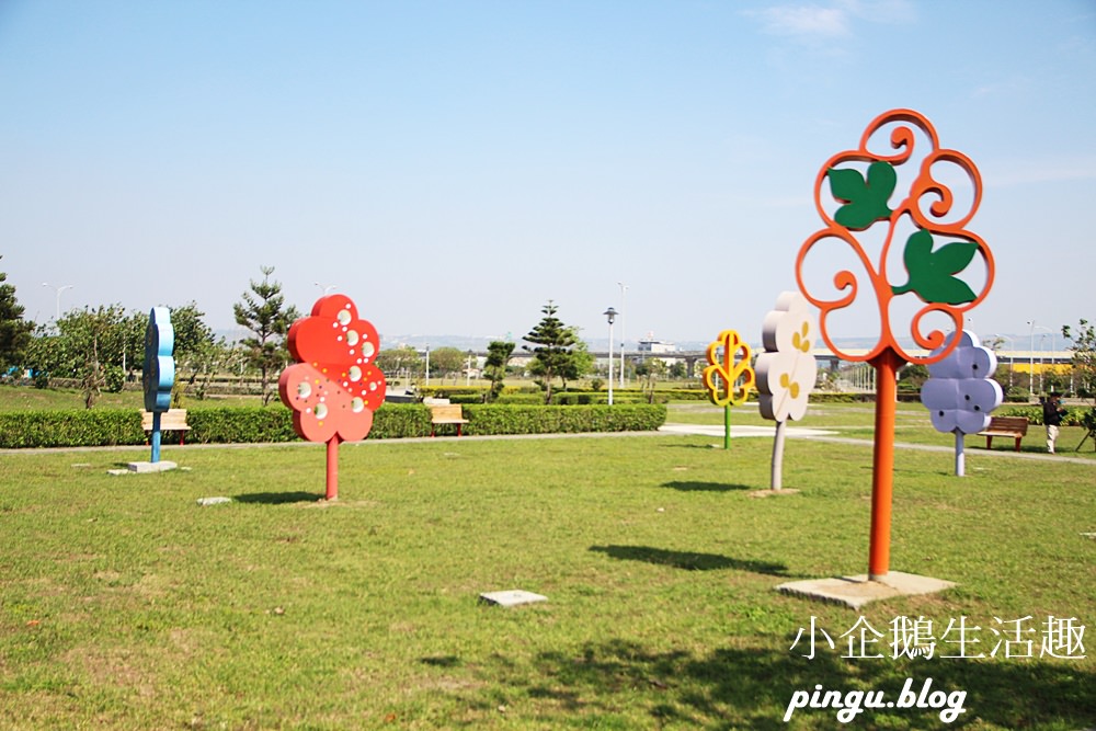 頂魚寮公園｜台中免費景點 3D海洋彩繪 鯨魚溜滑梯 彩虹椅 台中海線IG打卡點