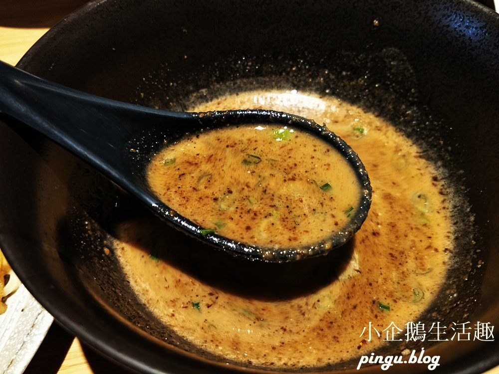 麵屋虎徹｜台中逢甲美食：濃郁的豚骨湯頭Q彈的麵條搭配出絕佳的美味