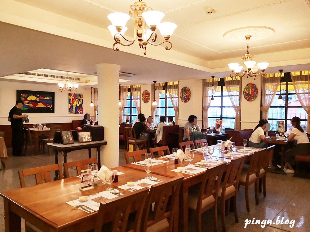 明星咖啡館｜結合俄羅斯風情與上海復古風的60年文青咖啡廳