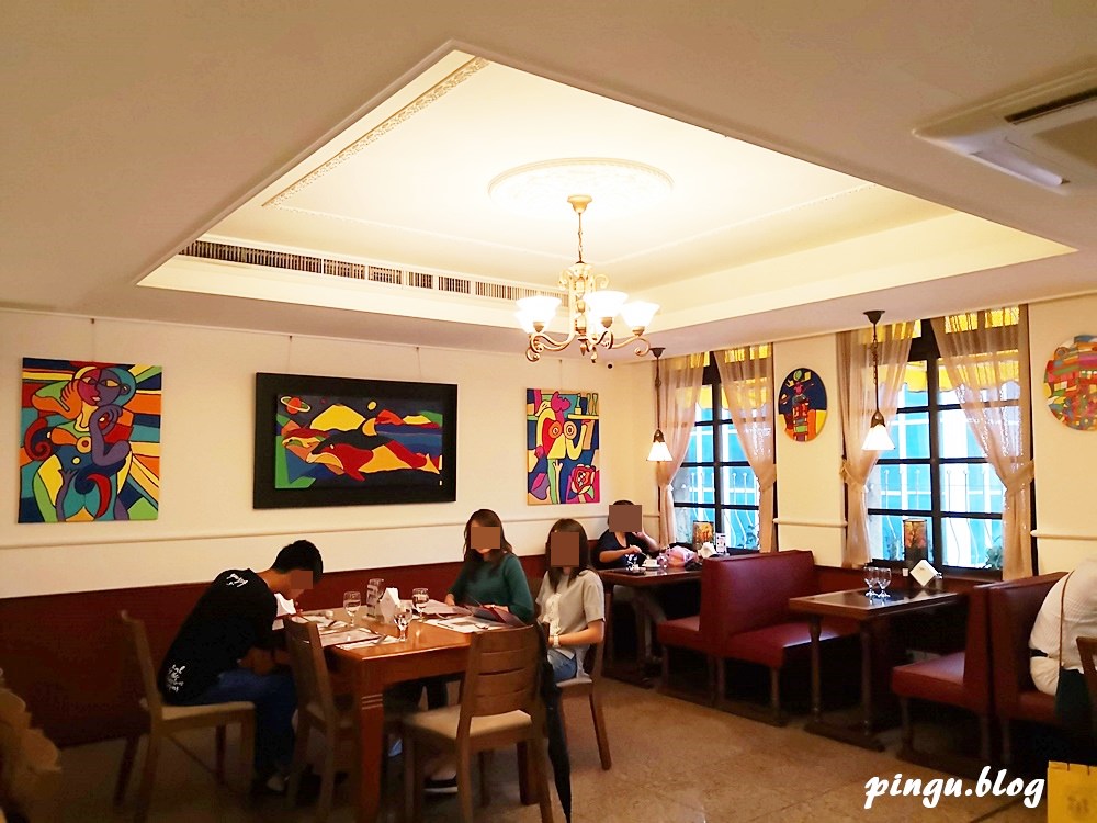 明星咖啡館｜結合俄羅斯風情與上海復古風的60年文青咖啡廳