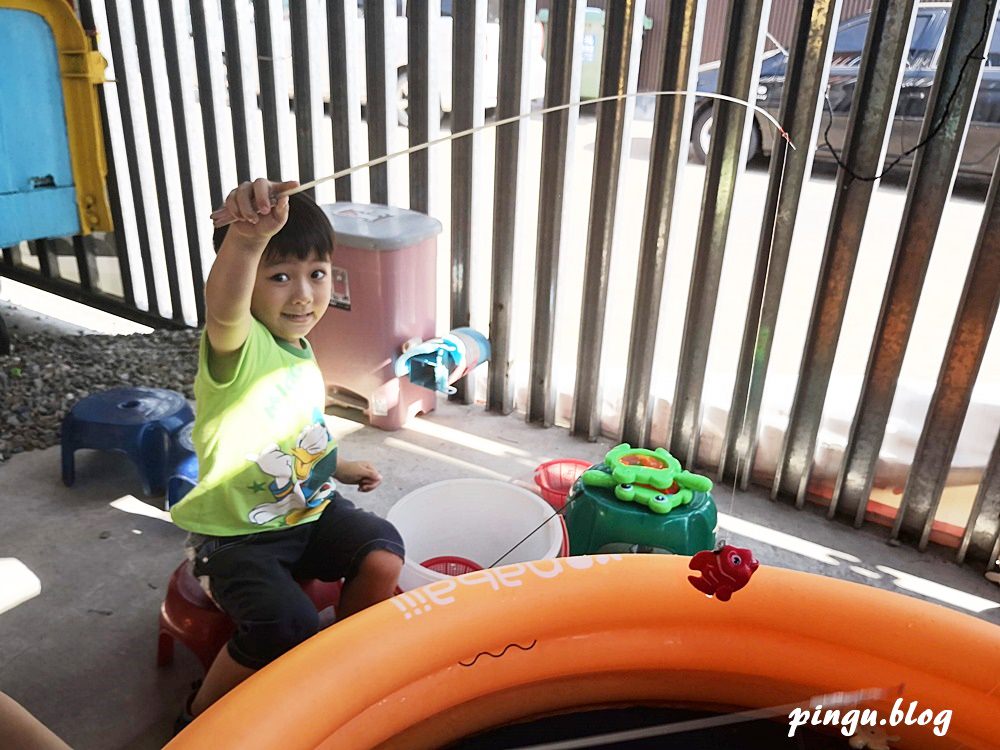 台中親子遊戲室｜9453西瓜親子童樂會 迷你挖土機樂園 甩尾賽車、挖土機、碰碰車、戲水區/球池 好好玩