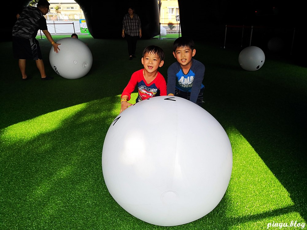 2019高雄展覽｜Art-Zoo 藝術動物園 15 座巨型動物氣墊樂園 奇幻彩虹中隱藏著19公尺溜滑梯的獨角獸 150,000球池的泡泡熊浴 讓小朋友完全放電