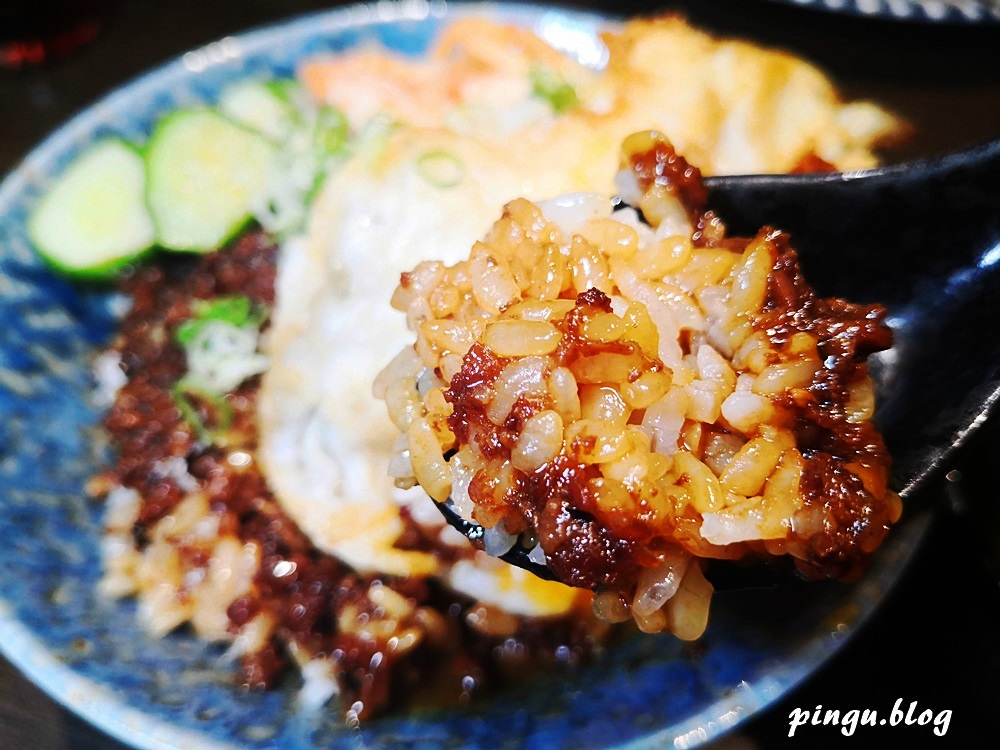 光食料理｜台中西屯區美食 深夜食堂。居酒屋 蘭笑軒和牛滷肉飯