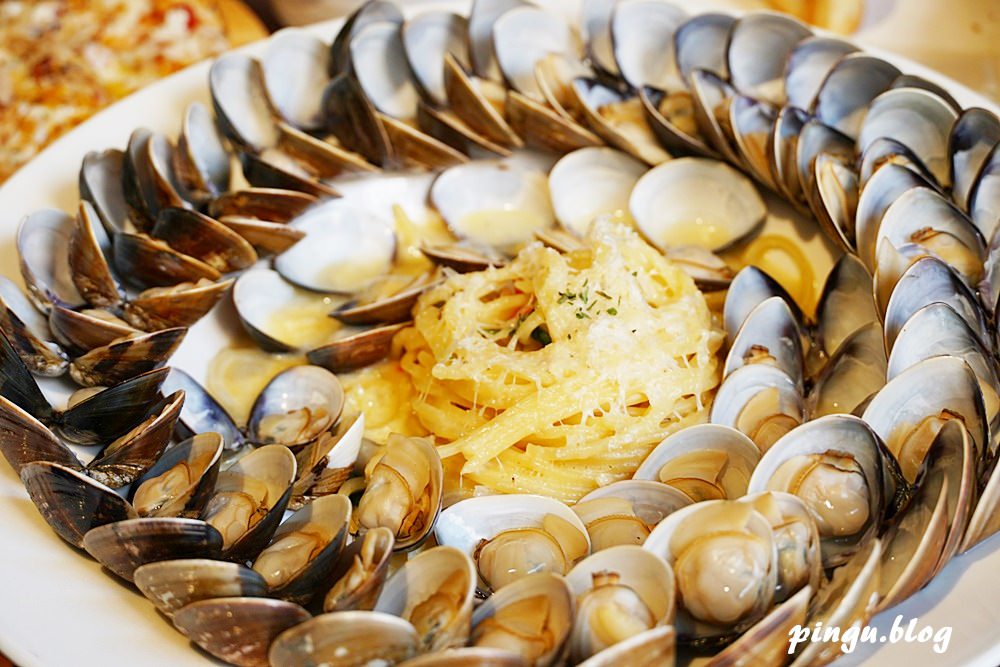 一中商圈美食｜浮誇系餐點 麵是配菜蛤蠣才是主餐