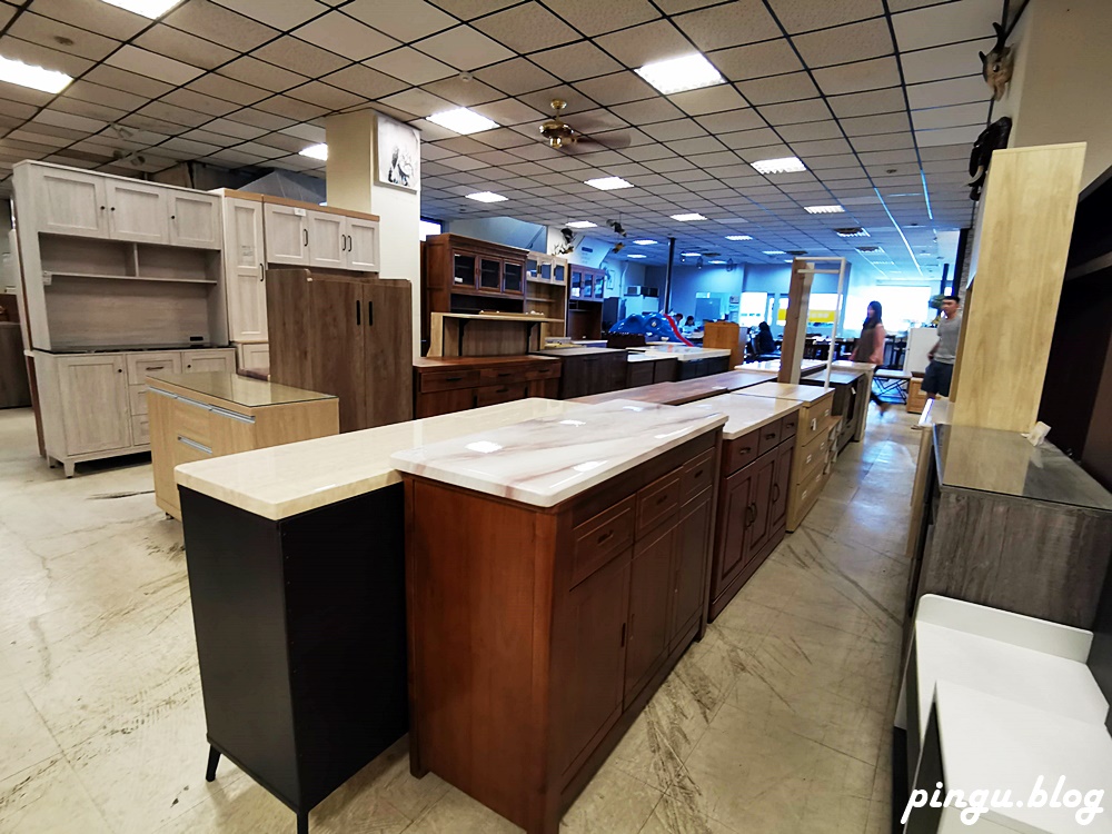 中友家具｜台中烏日家具賣場 3000坪家具全台最大 自製自銷貨源齊全 上萬款式破盤價 床墊10年保固好威