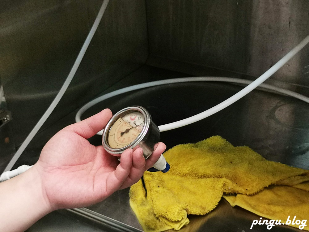廚下型飲水機：安裝變壓器增加出水量
