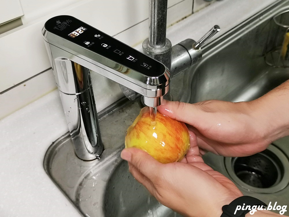 用櫥下型飲水機洗水果