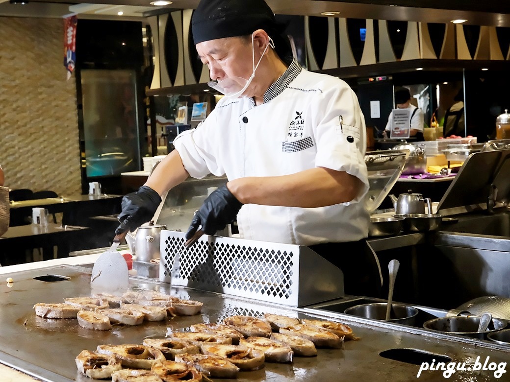 潮港城太陽百匯｜台中Buffet吃到飽推薦 釜山海鮮季開跑 四人同行送巨無霸檸檬泰國蝦 百道料理無限供應 螃蟹/海鮮/牛排/日式料理CP值超高