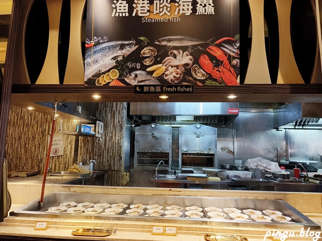 潮港城太陽百匯｜台中Buffet吃到飽推薦 釜山海鮮季開跑 四人同行送巨無霸檸檬泰國蝦 百道料理無限供應 螃蟹/海鮮/牛排/日式料理CP值超高