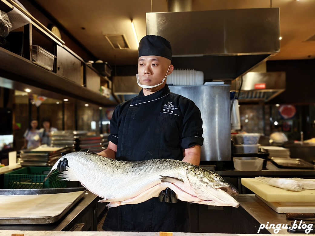 潮港城太陽百匯｜台中Buffet吃到飽推薦 釜山海鮮季開跑 四人同行送巨無霸檸檬泰國蝦 百道料理無限供應 螃蟹/海鮮/牛排/日式料理CP值超高