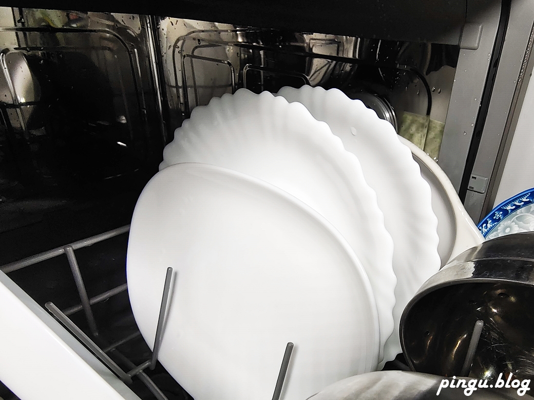 禾聯洗碗機推薦｜禾聯HERAN六人份熱風循環洗碗機(HDW-06BT010) 獨立熱風烘乾模式／UV殺菌燈／360度上下雙噴洗臂