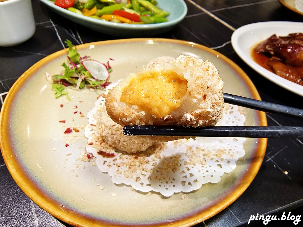 新悦花園酒店｜頤粵軒精緻粵菜必吃港點 嘉義超推的親子飯店 特色主題房/旋轉木馬/賽車道/親子遊戲室