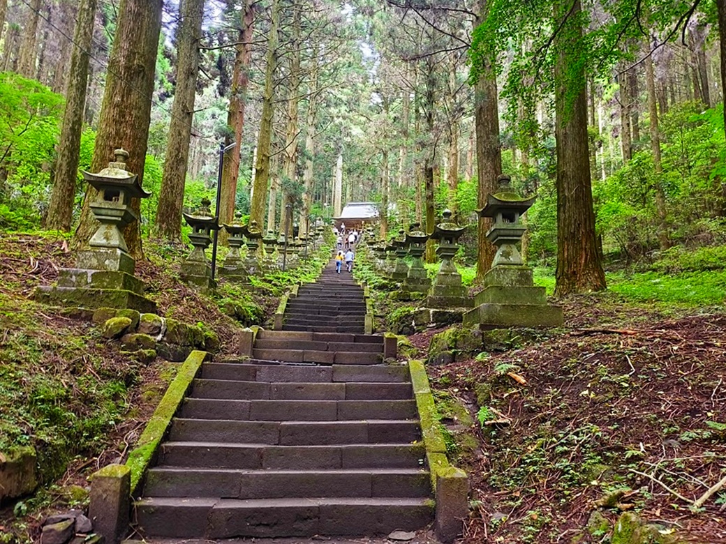 日本熊本景點｜上色見熊野座神社 充滿能量的神祕神社 人氣動畫螢火之森場景