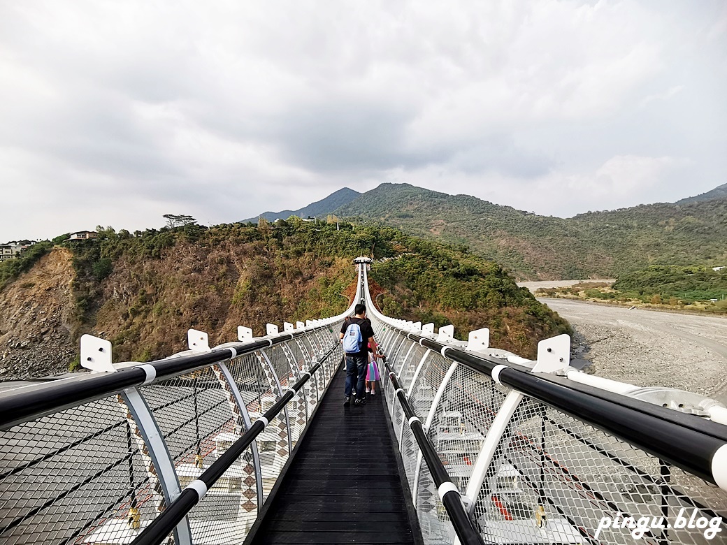 山川琉璃吊橋｜屏東三地門必玩景點 262公尺長的微笑吊橋