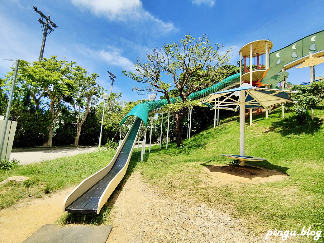 沖繩景點｜奧武山公園 繽紛的遊樂設施 超長溜滑梯好好玩