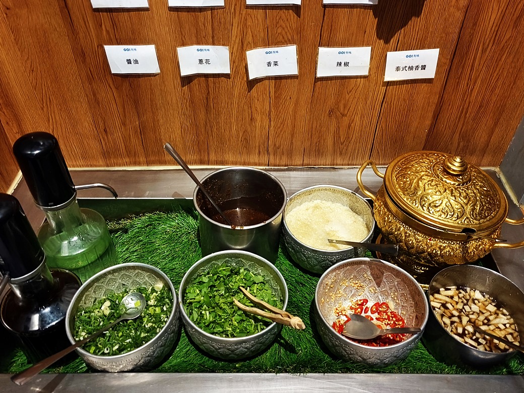 鍋泰暖｜員林最強泰式鍋物 火鍋控必朝聖 叻沙、肉骨茶湯底超濃郁 還有爆漿蝦球等你來試！