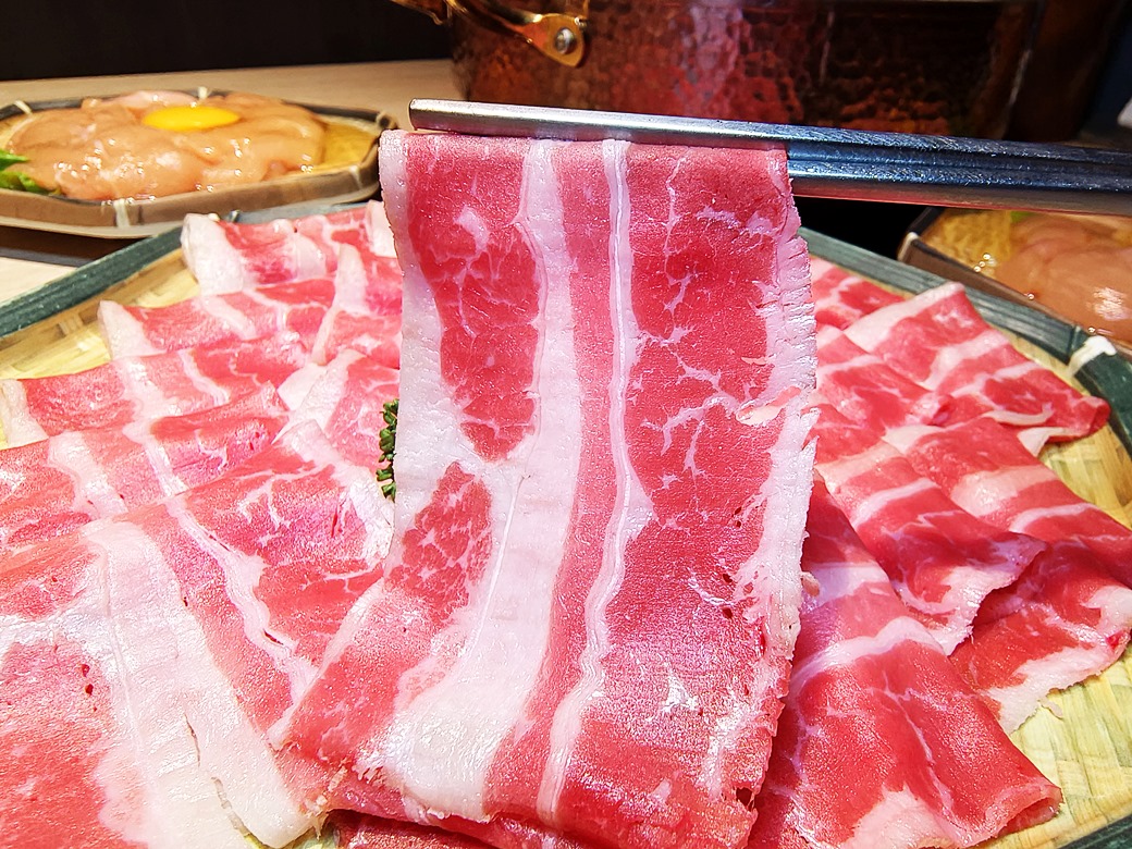鍋泰暖｜員林最強泰式鍋物 火鍋控必朝聖 叻沙、肉骨茶湯底超濃郁 還有爆漿蝦球等你來試！