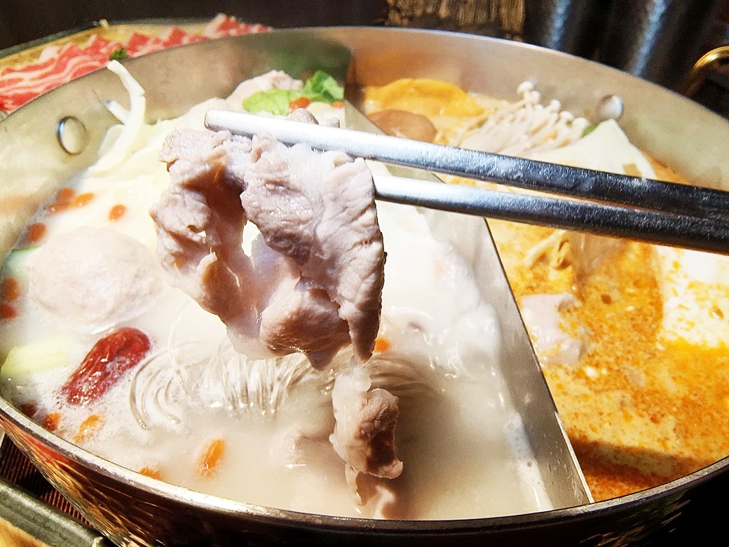鍋泰暖｜員林最強泰式鍋物 火鍋控必朝聖 叻沙、肉骨茶湯底超濃郁 還有爆漿蝦球等你來試！