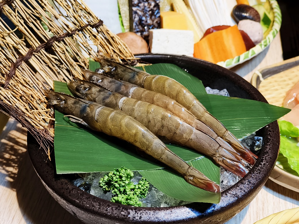 鍋泰暖｜員林最強泰式鍋物 火鍋控必朝聖 叻沙、肉骨茶湯底超濃郁 還有爆漿蝦球等你來試！