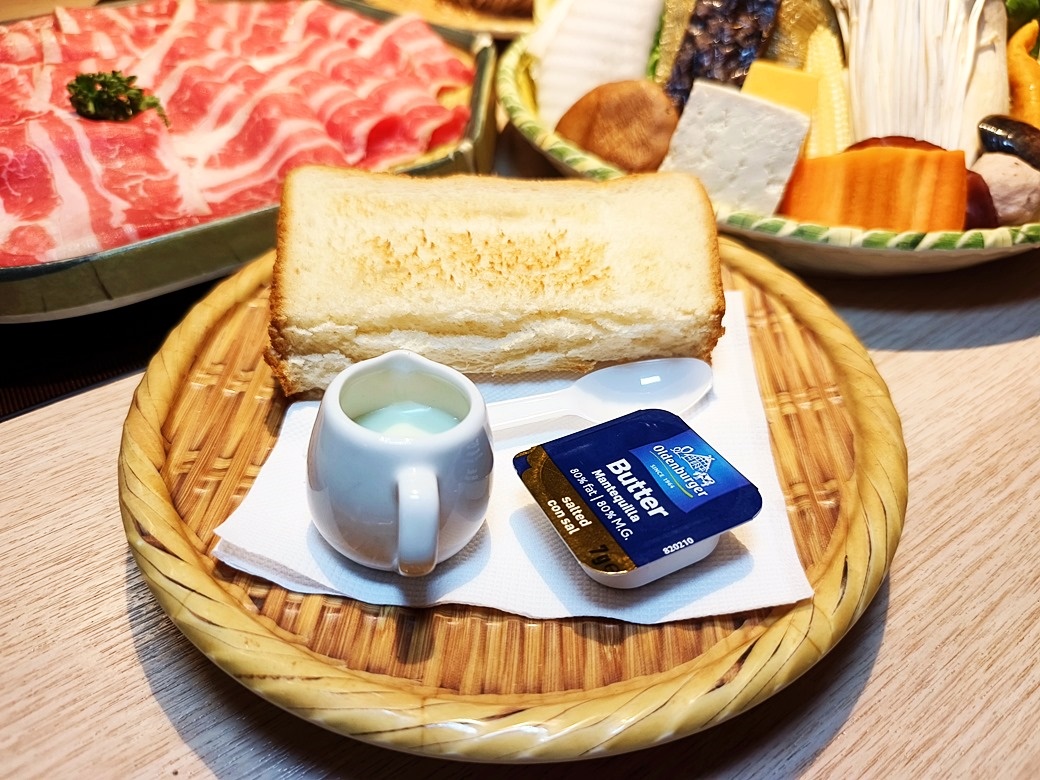 鍋泰暖｜員林最強泰式鍋物 火鍋控必朝聖 叻沙、肉骨茶湯底超濃郁 還有爆漿蝦球等你來試！