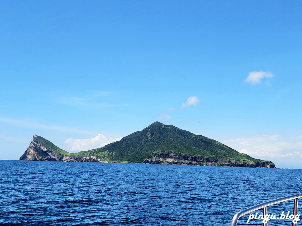 宜蘭賞鯨龜山島半日遊｜海豚共舞 環繞龜山島 登島探秘 三合一的海上奇幻旅程