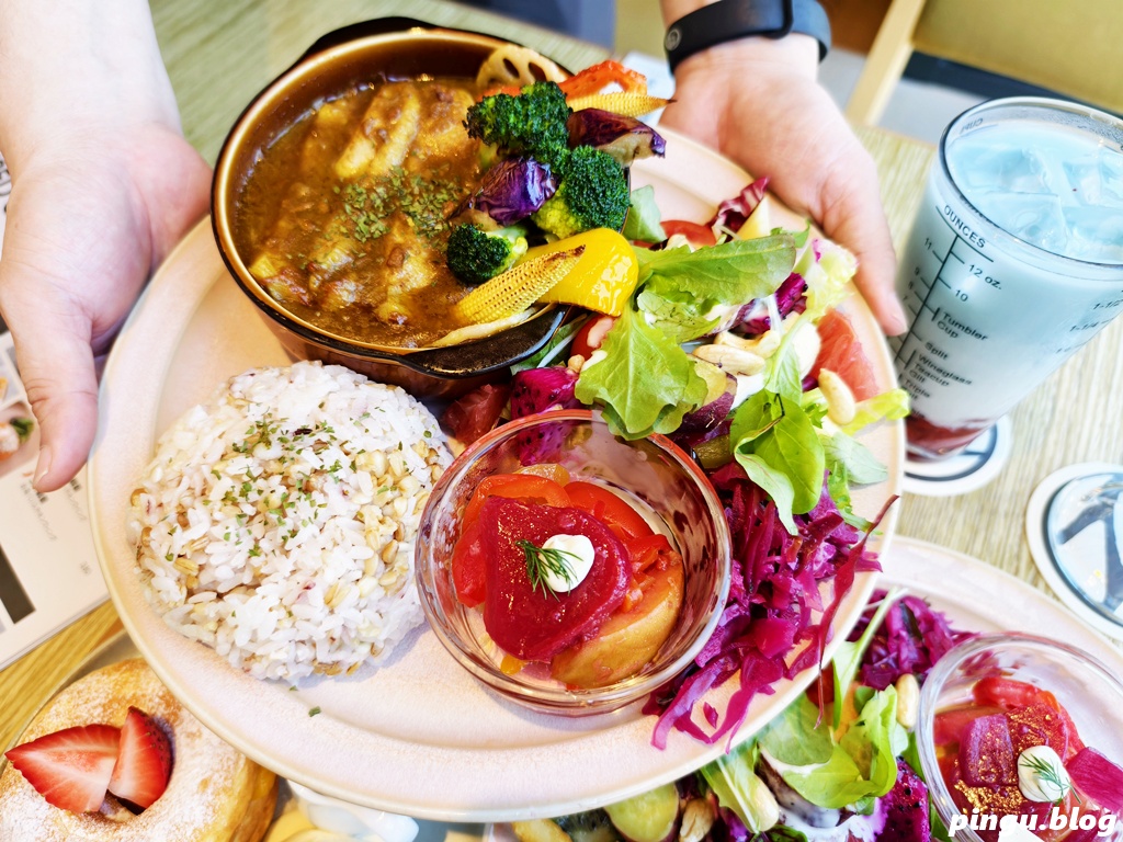 日月町複合商場|南投埔里全新純白生活聚落,書香、咖啡、餐車美食地圖 日月町複合商場|南投埔里全新純白生活聚落,書香、咖啡、餐車美食地圖