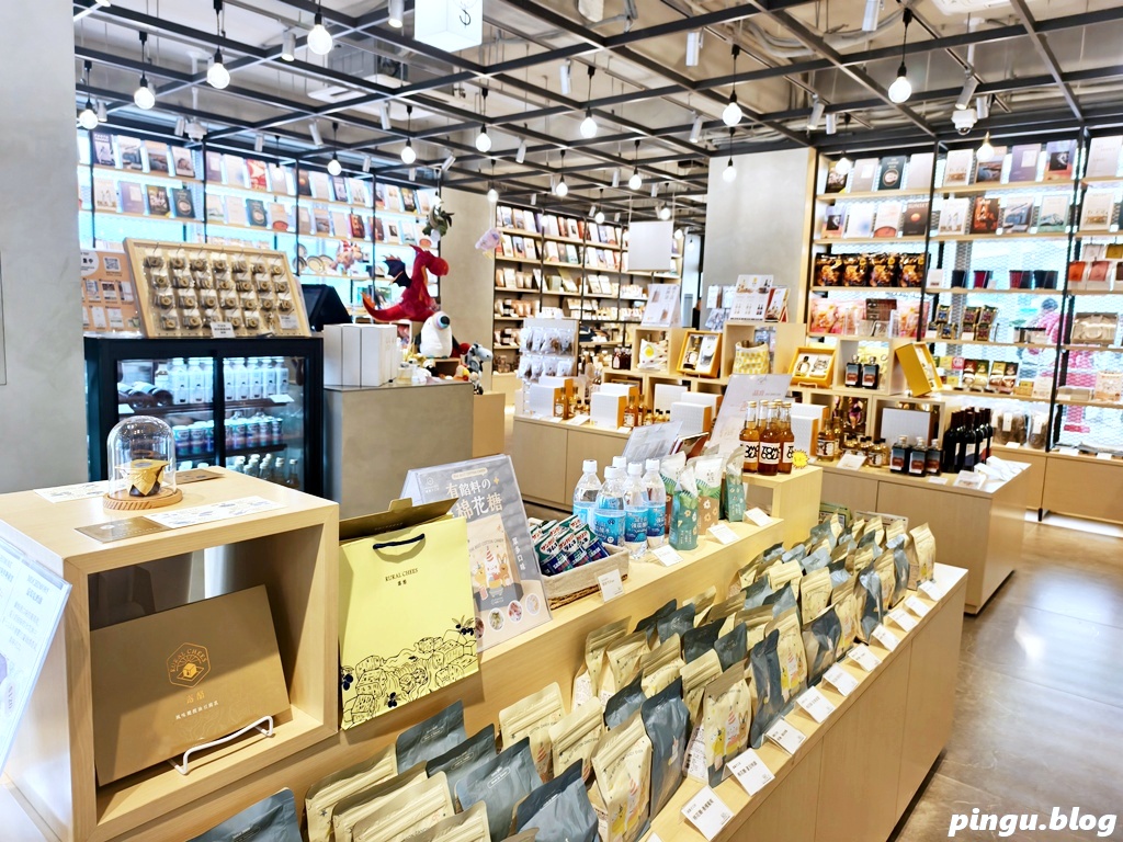 日月町複合商場|南投埔里全新純白生活聚落,書香、咖啡、餐車美食地圖 日月町複合商場|南投埔里全新純白生活聚落,書香、咖啡、餐車美食地圖