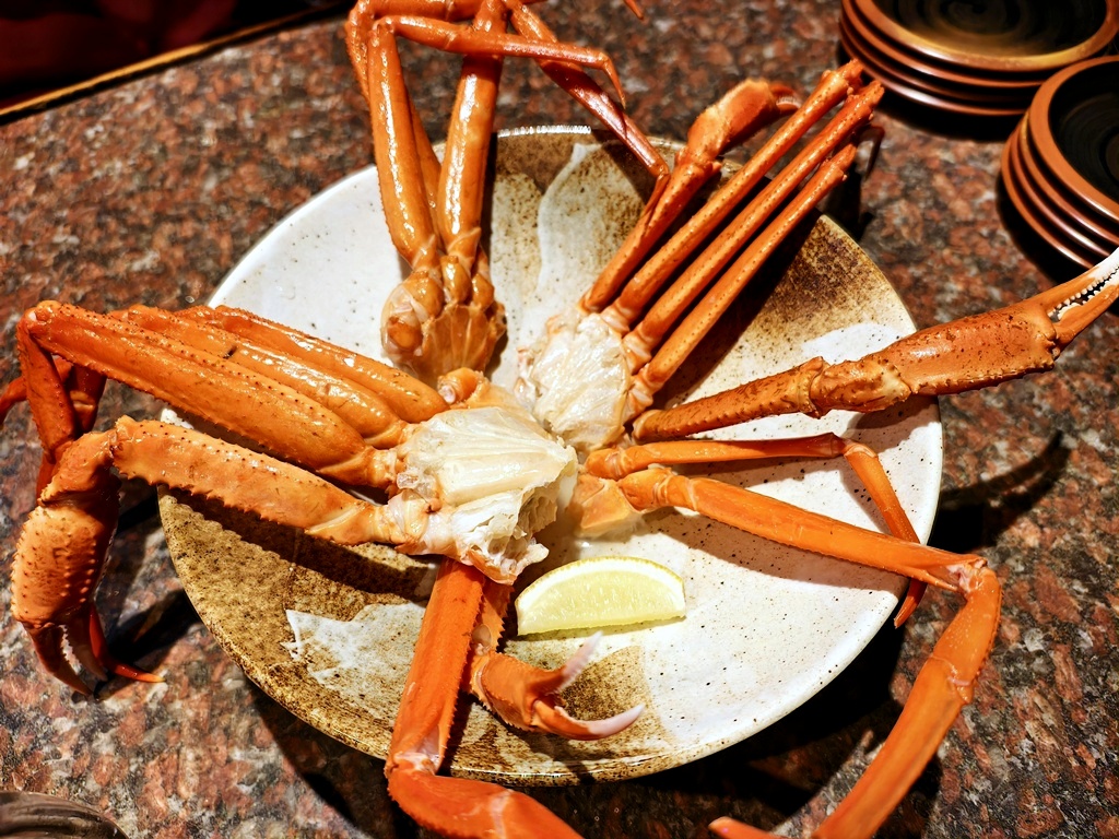 Onisan Kumoji鬼島｜沖繩那霸超狂居酒屋吃到飽 雪蟹、生魚片、酒水通通無限續！