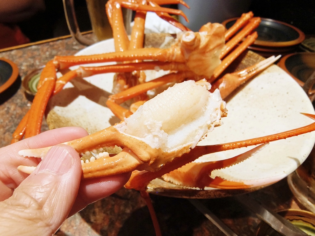 Onisan Kumoji鬼島｜沖繩那霸超狂居酒屋吃到飽 雪蟹、生魚片、酒水通通無限續！
