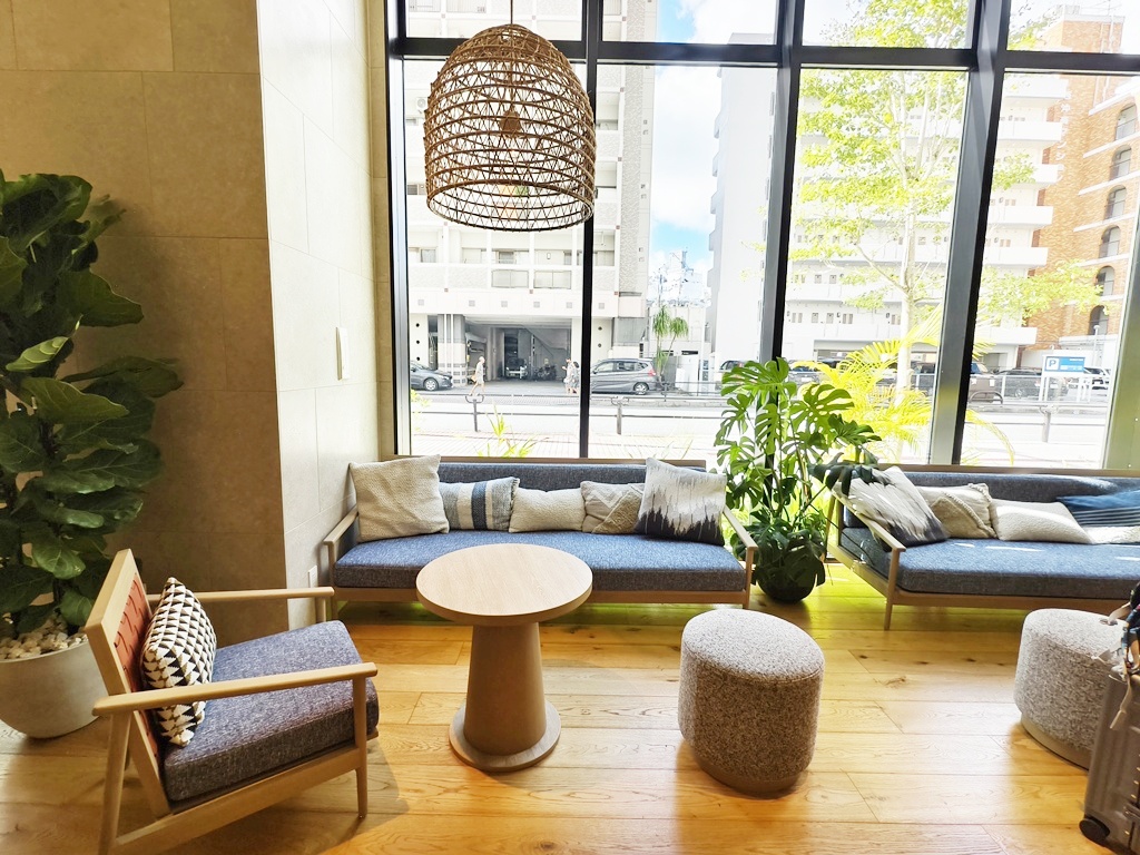 THE NEST那覇|鄰近沖繩旭橋單軌站 泳池酒吧免費飲料無限供應 THE NEST那覇|鄰近沖繩旭橋單軌站 泳池酒吧免費飲料無限供應