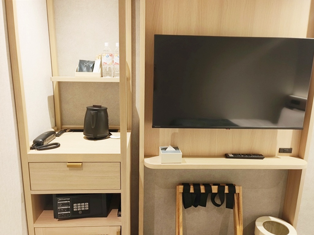 THE NEST那覇|鄰近沖繩旭橋單軌站 泳池酒吧免費飲料無限供應 THE NEST那覇|鄰近沖繩旭橋單軌站 泳池酒吧免費飲料無限供應