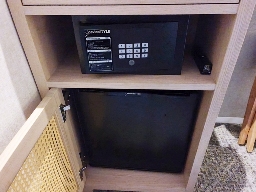 THE NEST那覇｜鄰近沖繩旭橋單軌站 泳池酒吧免費飲料無限供應