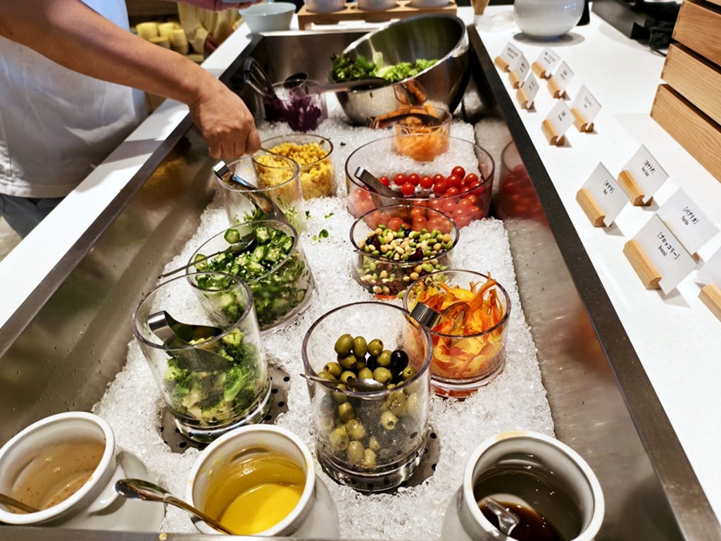 THE NEST那覇|鄰近沖繩旭橋單軌站 泳池酒吧免費飲料無限供應 THE NEST那覇|鄰近沖繩旭橋單軌站 泳池酒吧免費飲料無限供應