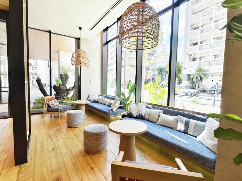 THE NEST那覇|鄰近沖繩旭橋單軌站 泳池酒吧免費飲料無限供應 THE NEST那覇|鄰近沖繩旭橋單軌站 泳池酒吧免費飲料無限供應