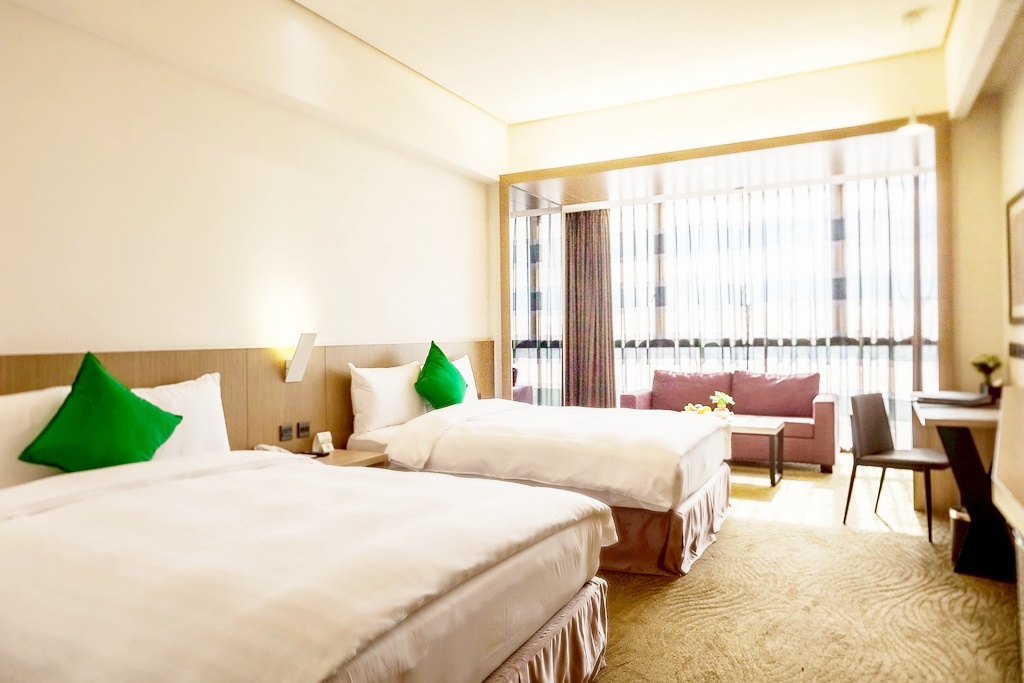 嘉義樂億皇家渡假飯店|超狂專案又來啦!四人家庭房一泊一食只要 $2980 起、再送超多贈品!! 嘉義樂億皇家渡假飯店|超狂專案又來啦!四人家庭房一泊一食只要 $2980 起、再送超多贈品!!