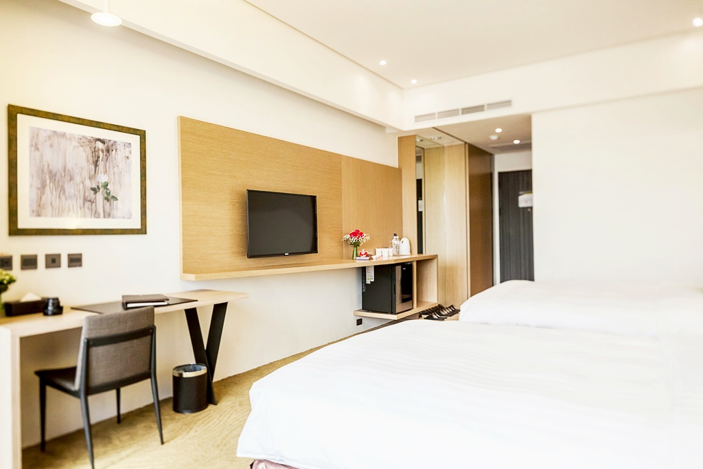 嘉義樂億皇家渡假飯店|超狂專案又來啦!四人家庭房一泊一食只要 $2980 起、再送超多贈品!! 嘉義樂億皇家渡假飯店|超狂專案又來啦!四人家庭房一泊一食只要 $2980 起、再送超多贈品!!