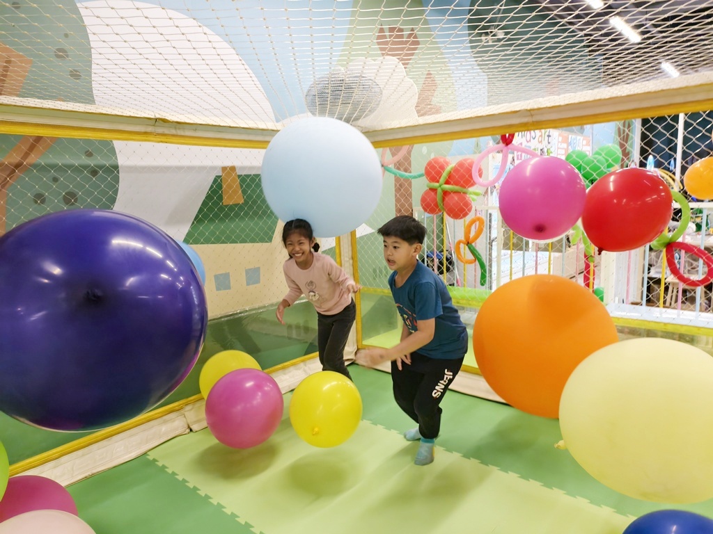 遊戲愛樂園台中米平方店|主題公園店 吃喝玩一站搞定的室內樂園 台中親子放電的好去處 遊戲愛樂園台中米平方店|主題公園店 吃喝玩一站搞定的室內樂園 台中親子放電的好去處